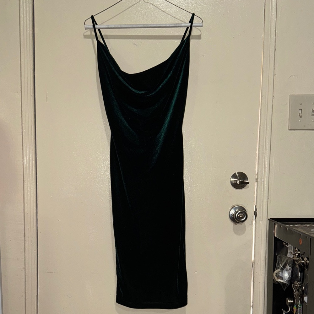 Elegant Emerald Green Velvet Dress